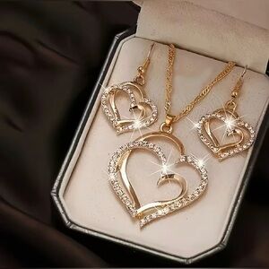 Love Heart Necklace & Earring Set with Rhinestone Accents Gorgeous Modern New